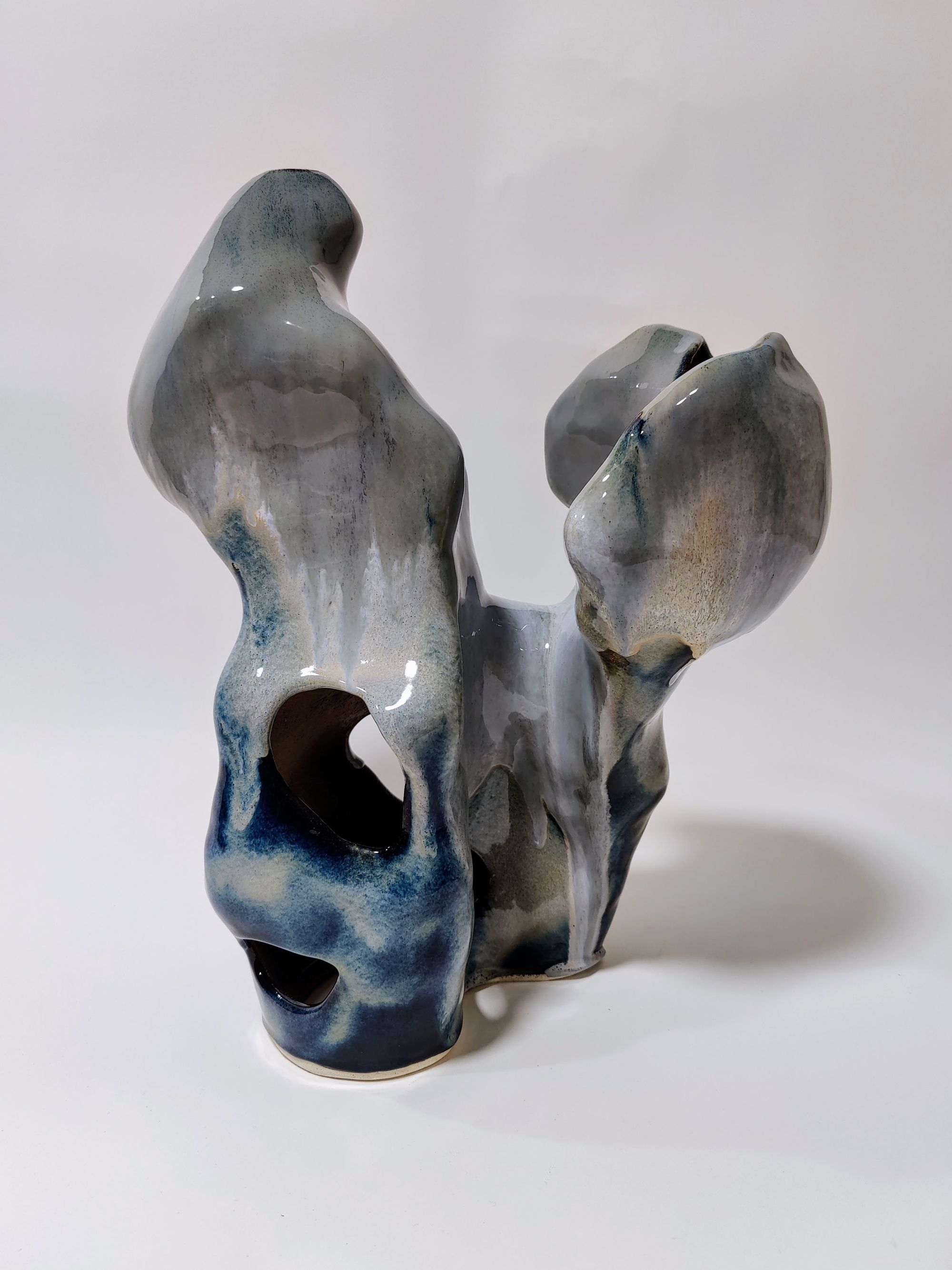 Movement, 2023, Stoneware and glaze, 57 x 50 x 30 cm