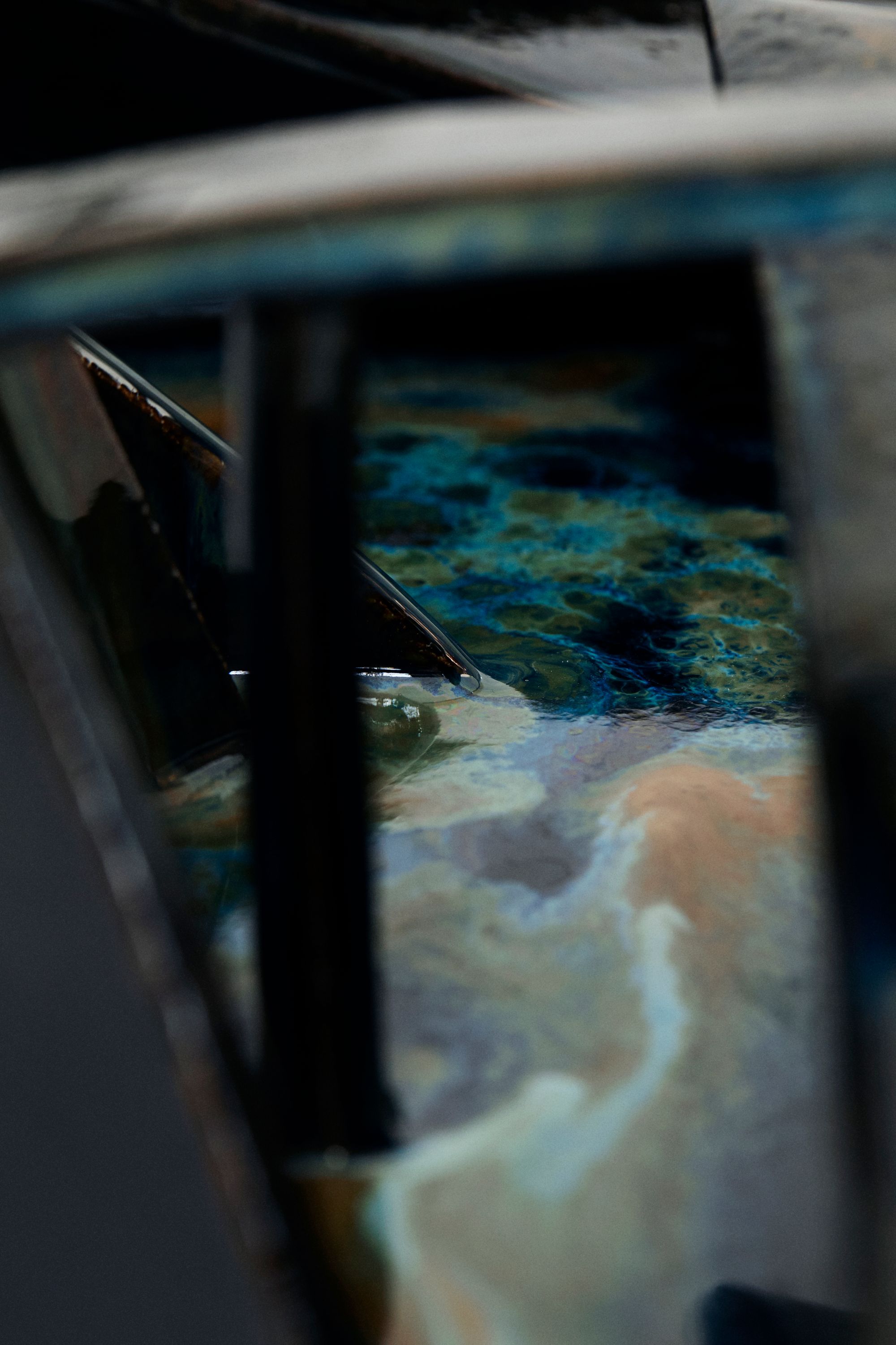The end of the world is silent, 2021, Stoneware and glaze